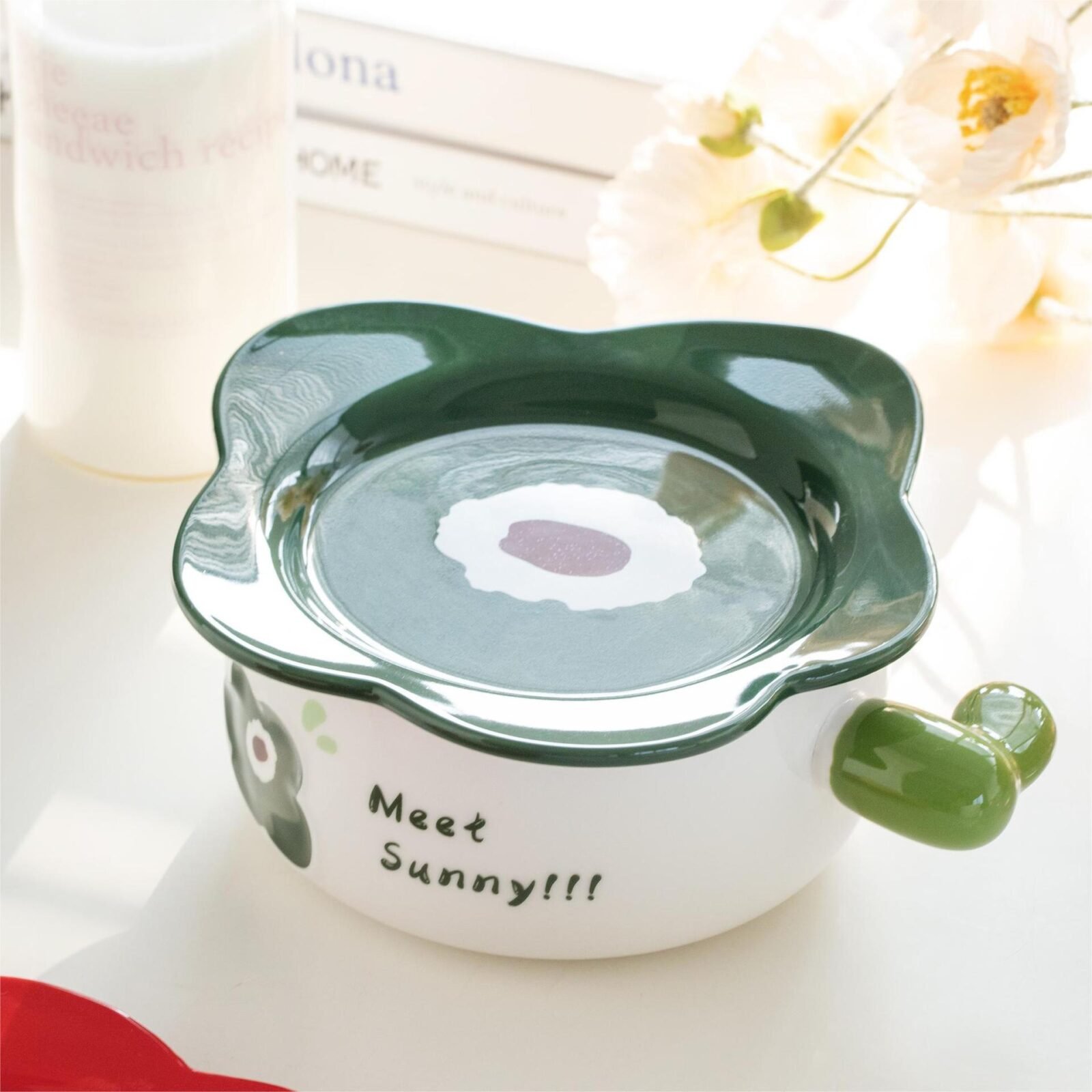 High-capacity ceramic soup bowl for noodles