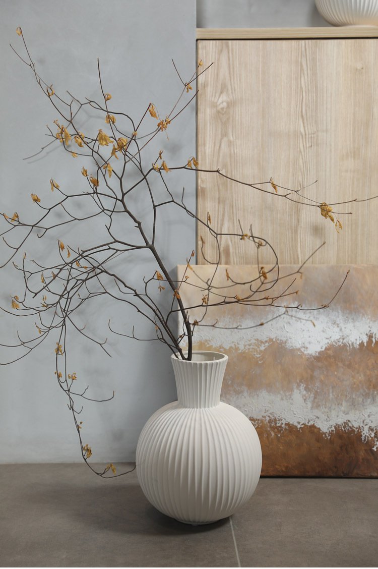 White ceramic vase for modern home decor suppliers, available wholesale