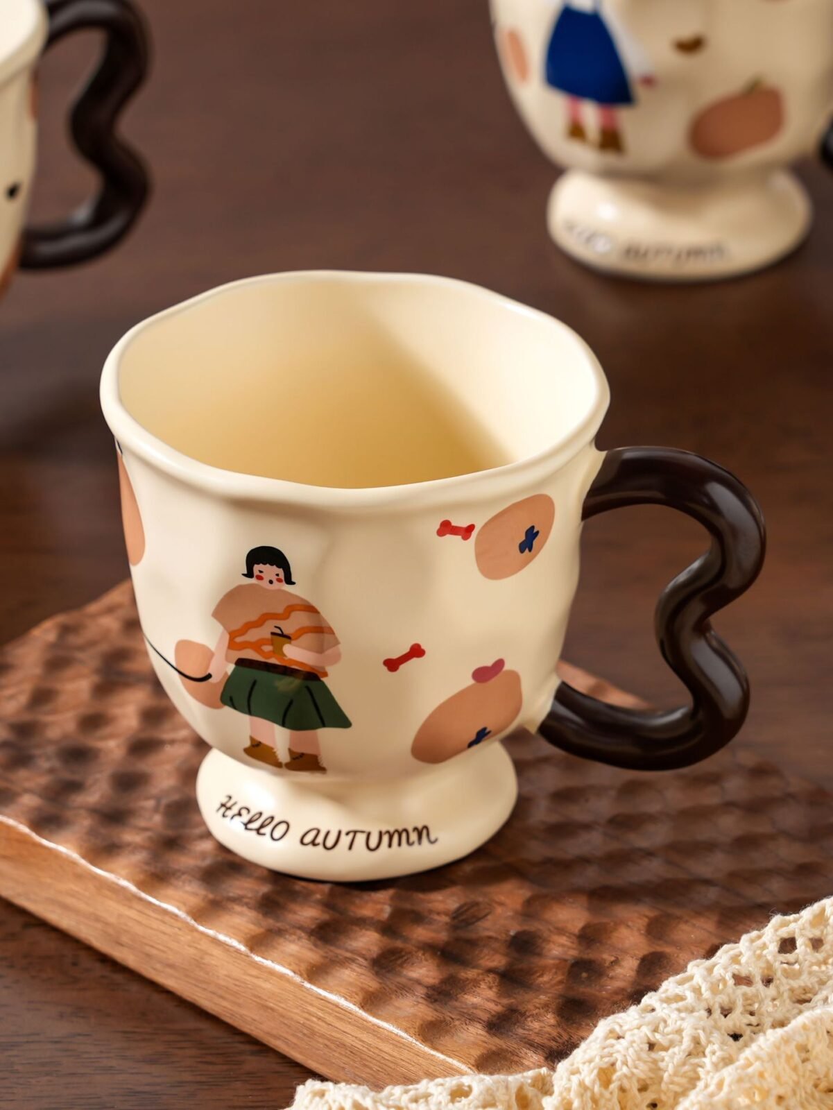Wholesale ceramic vintage girl design mug