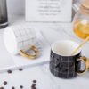 factory wholesale Ceramic mug with lid in white grid design, 300ml