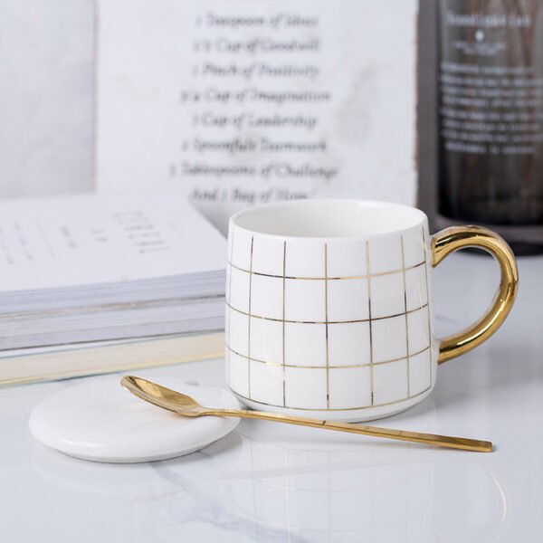 wholesale Ceramic mug in white with dot design, 300ml