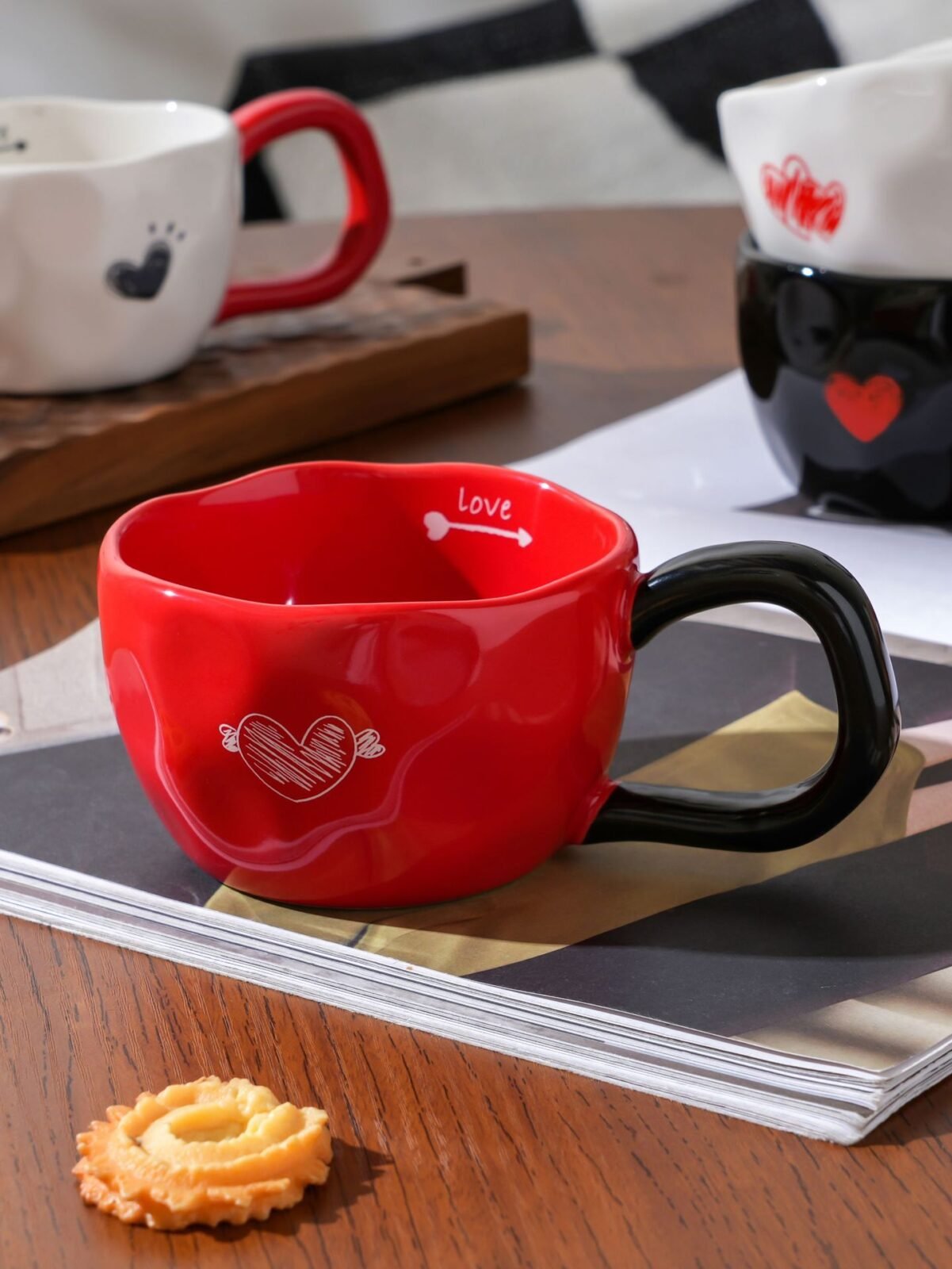Stylish heart-handle ceramic coffee mug
