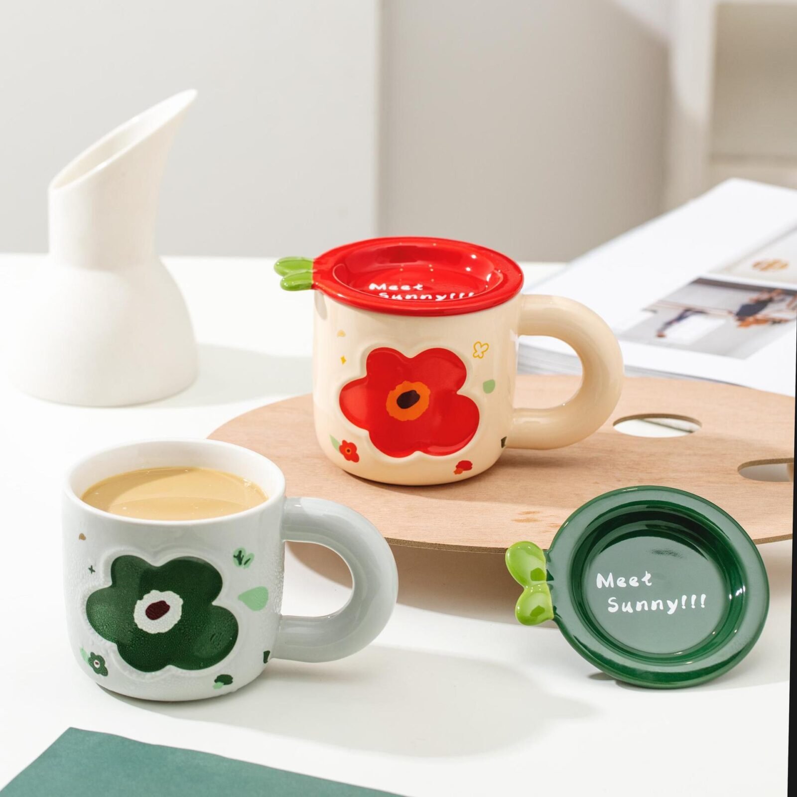 Red floral ceramic coffee mug with lid for gifts