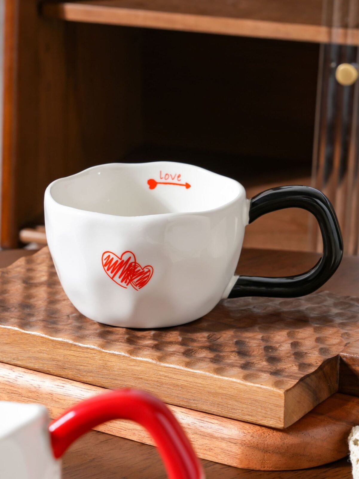 Heart-handle ceramic coffee cup for the office